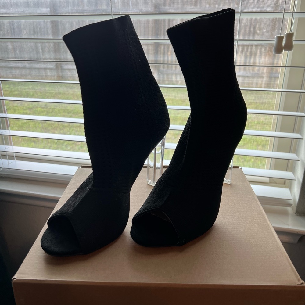 Elegant Black Knit Ankle Boots